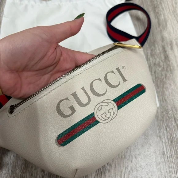 Gucci White Leather Belt Bag - Picture 2 of 14